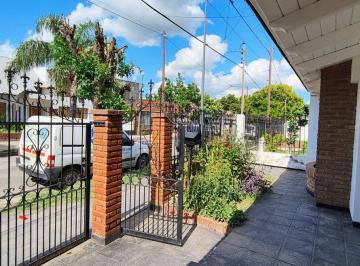 Casa de 6 ambientes, Córdoba · Alquiler B° Ampliacion America: 2 Dorm y Patio