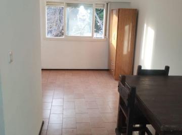 Departamento de 1 ambiente, Rosario · Monoambiente Luminoso, 2 Piso de Escalera, Bajísimos Impuestos