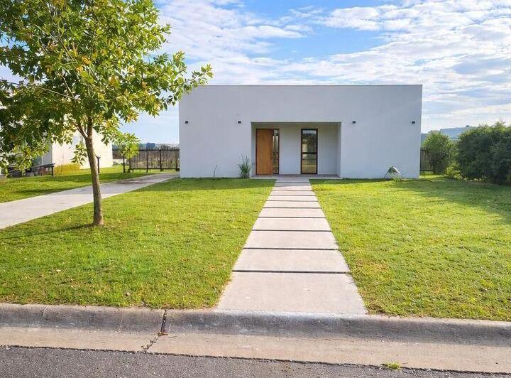 Casa · 117m² · 4 Ambientes · 1 Cochera