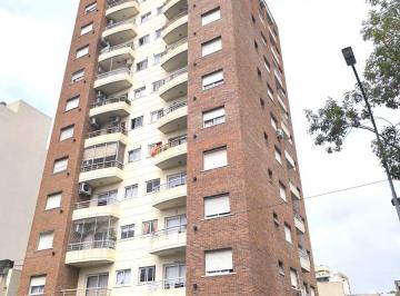 Departamento de 2 ambientes, Flores · Flores 2 Amb a m. Av Avellaneda con Balcon - Muy Buen Estado en Alquiler