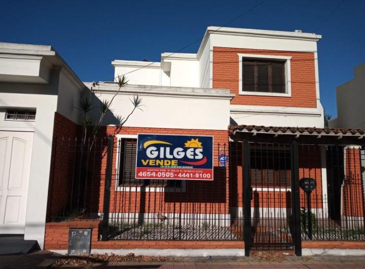 Casa · 150m² · 4 Ambientes · 1 Cochera