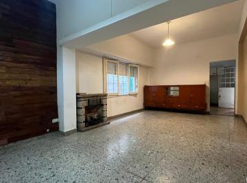 PH · 152m² · 3 Ambientes · 1 Cochera · Venta PH Tipo Casa 3 Amb con Local Apto Credito