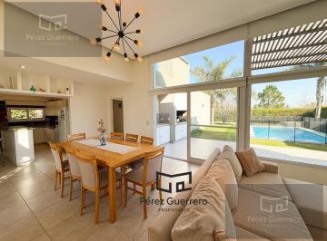 Casa · 175m² · 4 Ambientes · 1 Cochera · Casa en Venta en El Canton Islas con 3 Dorm. y Pileta