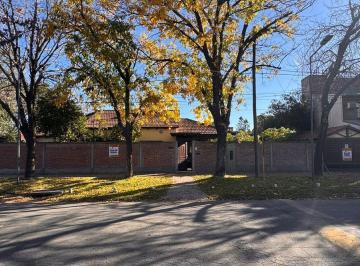 Casa · 220m² · 3 Dormitorios · 2 Cocheras · Casa en Granadero Baigorria