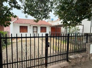 Casa de 2 ambientes, Córdoba · Alquiler Vicor Casa 2 Hab con Patio E Ingreso Vehicular
