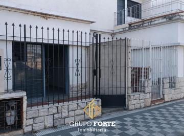 Casa · 70m² · 3 Ambientes · Departamento en Venta con 2 Dorm. en B° General Paz