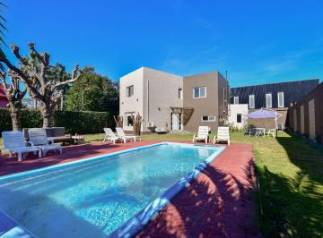 Casa · 142m² · 4 Ambientes · 1 Cochera · Casa en Venta El Carmencito - Hudson