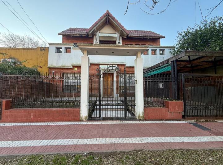 Casa · 165m² · 5 Ambientes · 1 Cochera