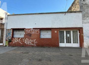 Casa · 300m² · 4 Dormitorios · 1 Cochera · Casa a Reciclar