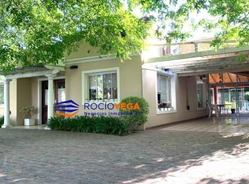Casa · 240m² · 5 Ambientes · 2 Cocheras · Casa en Ventaen Club de Campo San Patricio