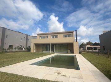 Casa de 5 ambientes, Ezeiza · Hermosa Casa en Venta en Fincas del Alba Canning