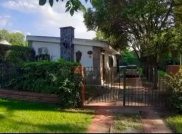 Casa · 98m² · 3 Ambientes · Venta Casa 2 Dorm. Funes con Pileta