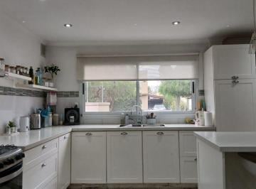 Casa de 5 ambientes, Esteban Echeverría · Casa 5 Amb. Excelente Estado