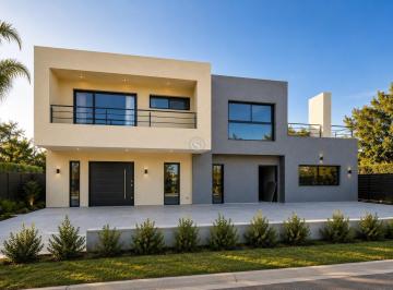 Casa · 92m² · 5 Ambientes · 2 Cocheras · Casa en Venta en Spring Park, Pilar, G. B. a. Zona Norte