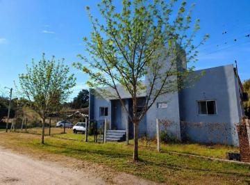 Casa de 3 ambientes, Tanti · Moderna Propiedad en Tanti, a 600 m de Ruta 28.