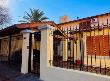 Casa de 7 ambientes, Ciudad de Mendoza · Exclusiva Casa de Categoría en Sexta Sección, Ciudad de Mendoza