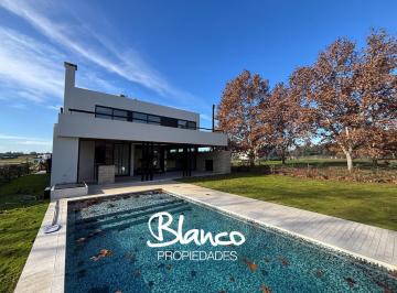 Casa · 268m² · 5 Ambientes · 1 Cochera · Casa en Venta en Pilara, Pilar, G. B. a. Zona Norte