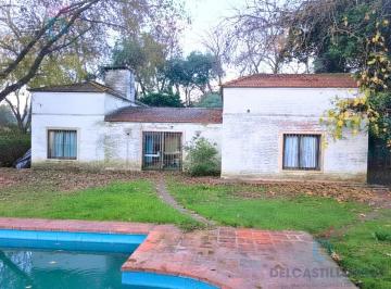 Casa · 141m² · 4 Ambientes · 1 Cochera · Casa Quinta 1500 m²