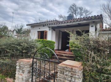 Casa de 5 ambientes, Tanti · Propiedad en Tanti, a 1000 m de Ruta 28.