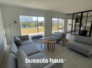 Casa · 200m² · 6 Ambientes · 2 Cocheras · Casa 3 Dorm. Lote Interno en Carpinchos Nordelta