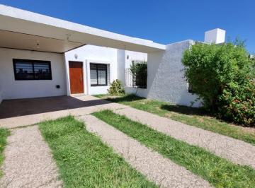 PH · 180m² · 3 Ambientes · 1 Cochera · PH en Alquiler | 2 Dorm. | Nuevo Poeta Lugones | Patio con Asador | Cochera