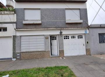 Casa de 3 ambientes, Lanús · Casa con 2 Dorm. en Alquiler en Remedios de Escalada