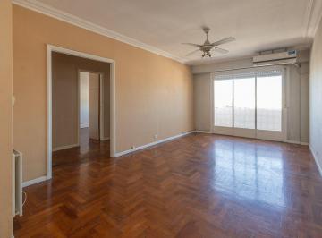 Departamento · 80m² · 4 Ambientes · Venta 3 Amb Escri Balcon Luminosos Pqe Chacabuco