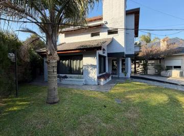 Casa · 180m² · 4 Ambientes · 1 Cochera · Casa en Venta en Venado 2