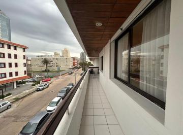 Departamento de 3 ambientes, Uruguay · Oportunidad, 2 Dorm., 2 Baños y Cochera en Península, Punta del Este