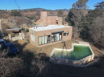 Casa · 108m² · 6 Ambientes · 1 Cochera · Loft Moderno con Pileta en Estacia Vieja