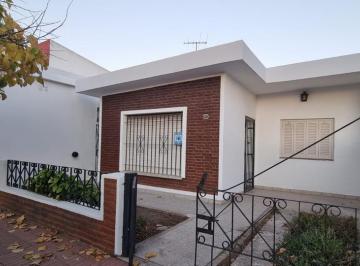 Casa · 76m² · 3 Ambientes · 1 Cochera · Casa - Llavallol