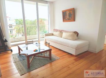 Departamento · 83m² · 3 Ambientes · 1 Cochera · Excelente Departamento Lleno de Luz y Sol con Amplios Ambientes