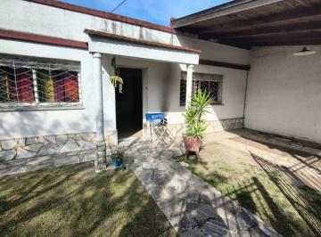 Casa · 93m² · 3 Ambientes · 1 Cochera · Casa en Longchamps