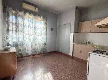 PH de 4 ambientes, Tres de Febrero · Caseros Centro Planta Alta 4 Ambientes a Reciclar