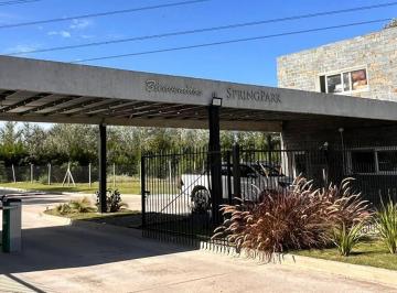 Casa · 121m² · 5 Ambientes · 1 Cochera · Venta Casa 4 Ambientes C/ Escritorio, Dependencia o 4to Dormitorio - Springpark, Pilar