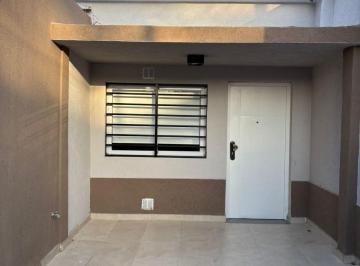 PH de 3 ambientes, Quilmes · PH Al Frente a Estrenar, Muy Luminoso con Garage