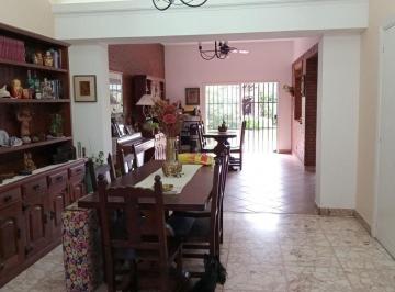 VTE-VTE-30_2 · Venta Casa 5 Amb en Ciudadela con Fondo, Parque y Cochera