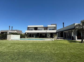 VTE-VTE-121_2 · Casa Venta Terravista 8 Amb 6 Suites Financia Permuta Lote o Casa Fondo Verde