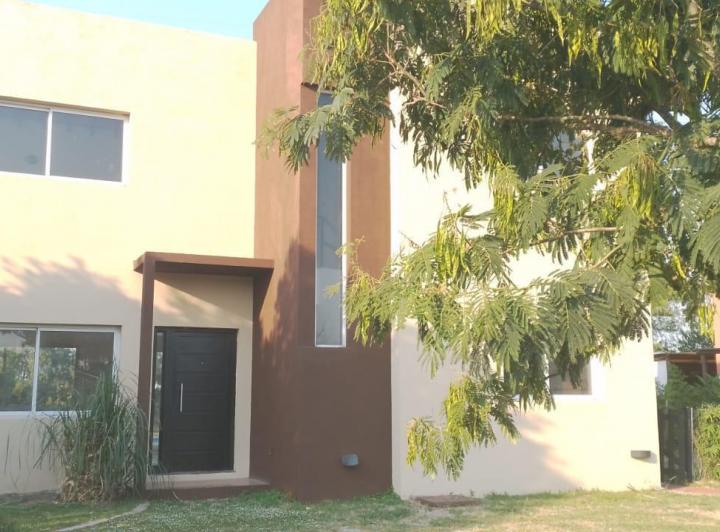 Casa · 150m² · 6 Ambientes · 2 Cocheras