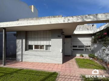 Casa · 100m² · 5 Ambientes · 2 Cocheras · Casa en Venta en Parque Johnston