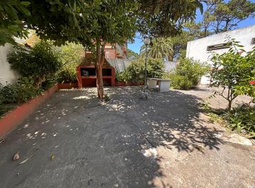 Departamento de 2 ambientes, Villa Gesell · Alquiler Anual Av 3 y P 123, Patio y Parrilla