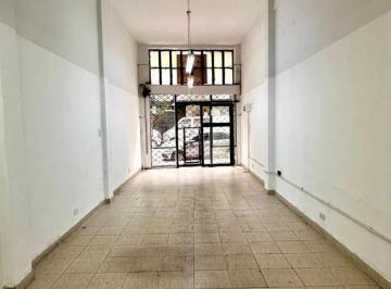 Local comercial · 50m² · Amplio Local en Gran Ubicación