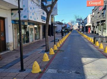 Casa · 734m² · 3 Dormitorios · 2 Cocheras · Casa con Locales Comerciales y Terreno en El Centro de Maldonado