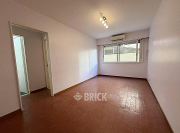 Departamento · 46m² · 2 Ambientes · Moldes y Av Juramento - T/al Contrafrente 46 m² Impecable Luminoso Gran Cocina Comedor
