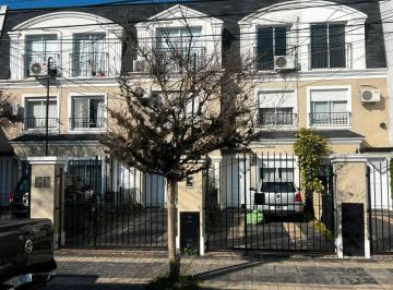 Departamento de 4 ambientes, Vicente López · Excelente Triplex. - Venta