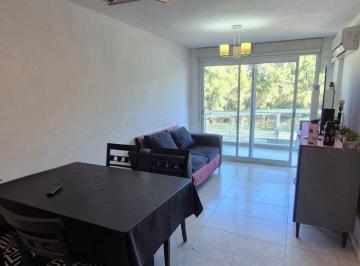Departamento · 80m² · 4 Ambientes · 1 Cochera · Alquiler Depto Dos Dorm Jardines de La Estanzuela