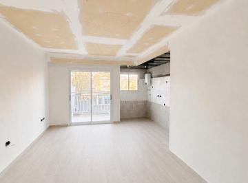 Departamento de 2 ambientes, Quilmes · ¡Departamento Semipiso en Quilmes con Doble Balcon!