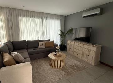 Quinta vacacional · 165m² · 4 Ambientes · 1 Cochera · Casa Quinta en Venta en Haras Santa Maria, Escobar, G. B. a. Zona Norte