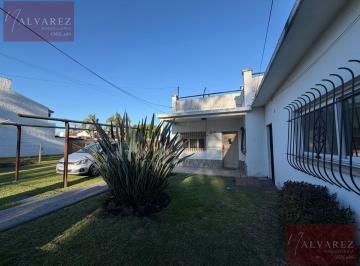 Casa · 5 Ambientes · 3 Cocheras · Venta Casa Local Lote en Zona Comercial