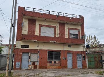 Departamento · 174m² · 7 Ambientes · Departamento Venta en Block Inversion Berazategui